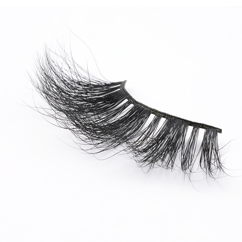 High-quality 100% Mink fur 25mm Strip Lashes Glamorous and Attractive Strip Eyelashes with Private Package YY124